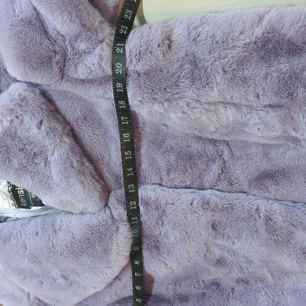 Kensie, Lilac /Lavender,Faux Fur Jacket. Medium - Picture 6 of 13